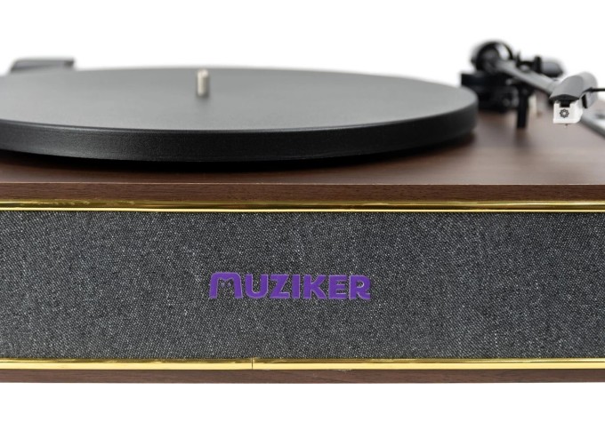 Muziker Retro Record Player with dust cover Gramofón